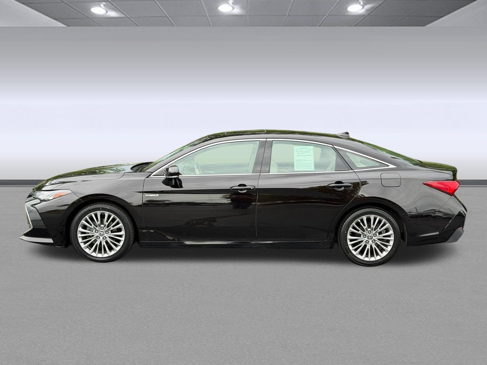 Used 2019 Toyota Avalon Limited w/ Advanced Safety Package FWD video 2