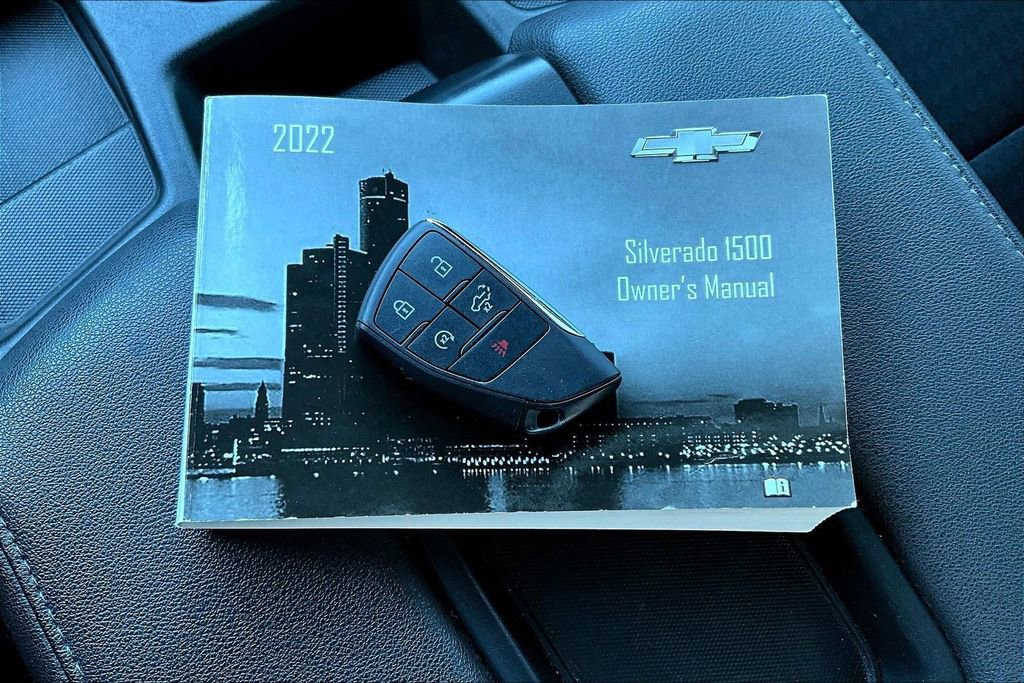 Used 2022 Chevrolet Silverado 1500 LT image 36