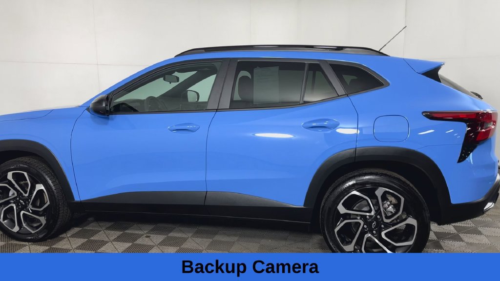Used 2024 Chevrolet Trax RS w/ Sunroof Package FWD image 9