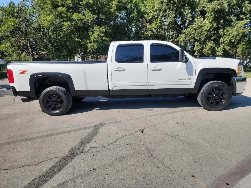Used 2014 Chevrolet Silverado 3500 LTZ w/ LTZ Plus Package image 12