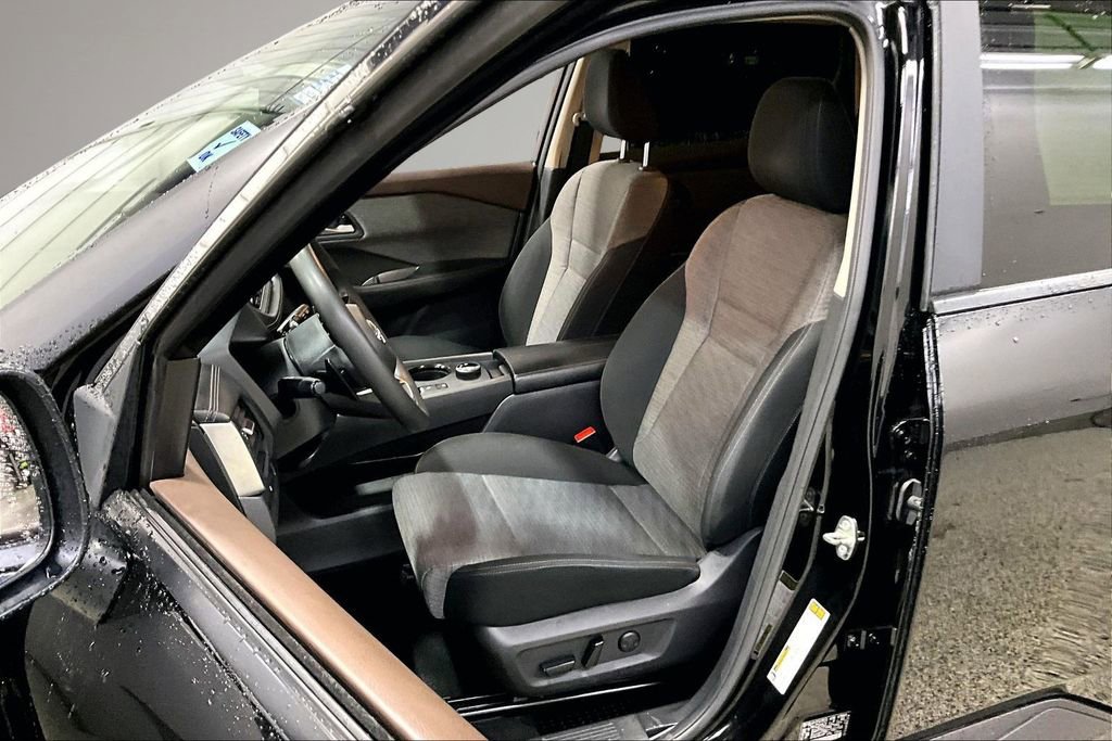 Used 2023 Nissan Rogue SV image 21