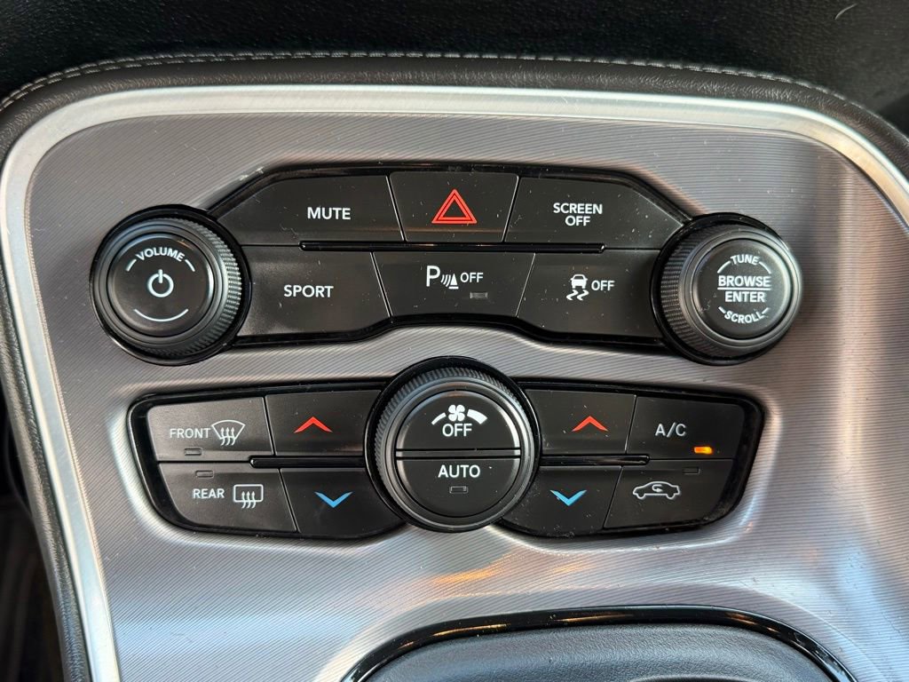 Used 2020 Dodge Challenger SXT w/ Driver Convenience Group RWD image 23