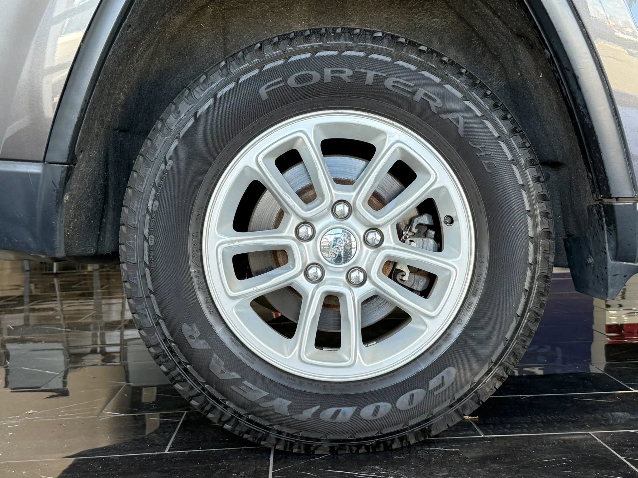 Used 2019 Jeep Grand Cherokee Laredo AWD/4WD image 23