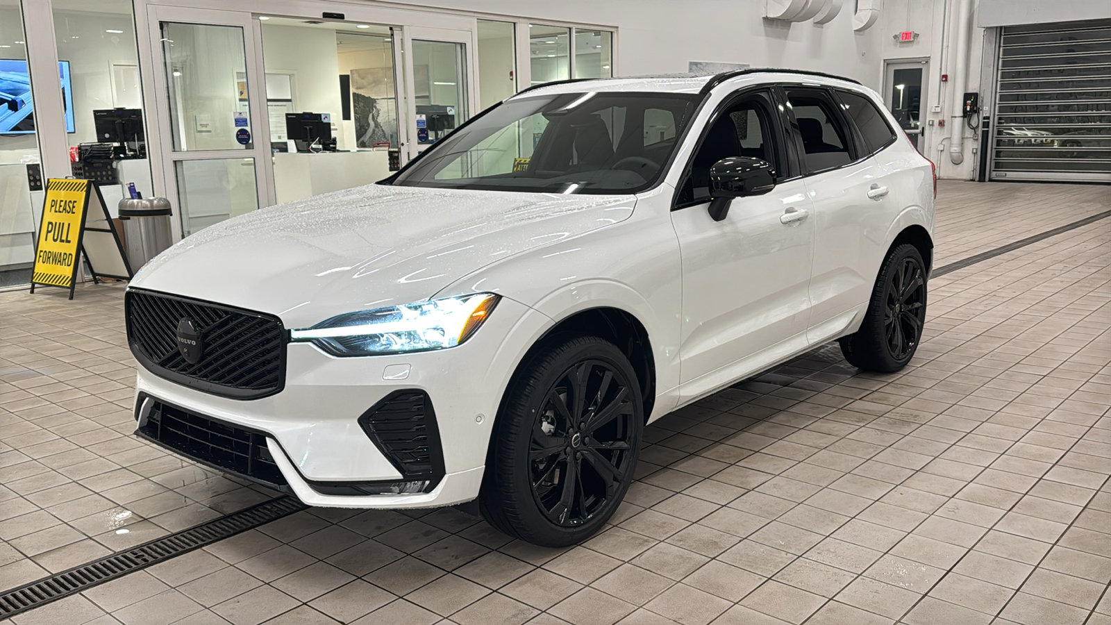 New 2026 Volvo XC60 B5 Ultra w/ Protection Package Premier AWD/4WD image 9