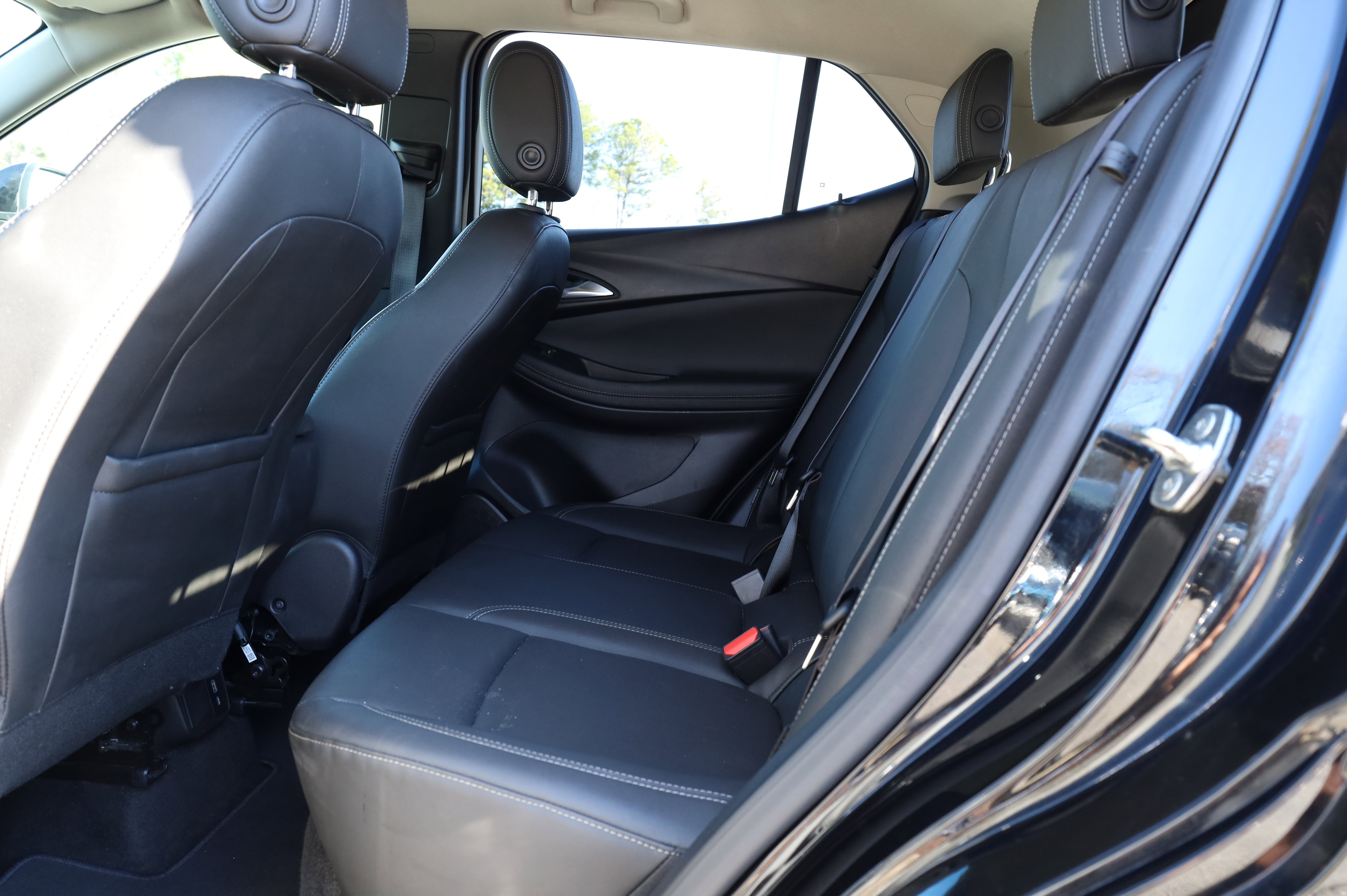 Used 2024 Buick Encore GX Sport Touring image 14