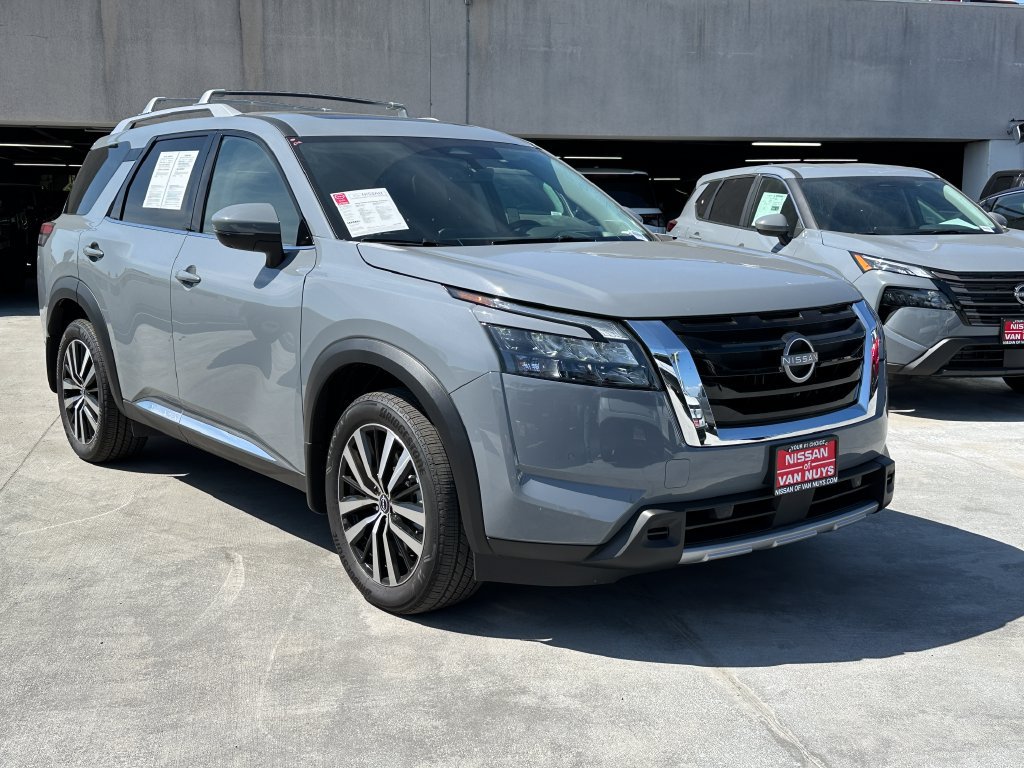 Used 2025 Nissan Pathfinder Platinum w/ Cargo Package AWD/4WD image 10