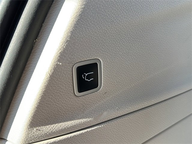 Used 2020 Chrysler Pacifica Touring-L image 20