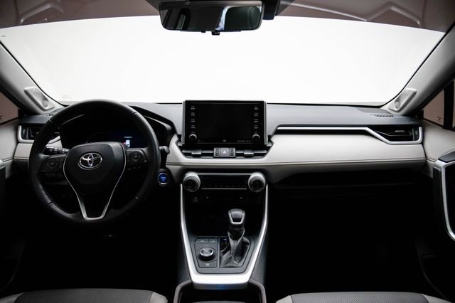 Used 2020 Toyota RAV4 Limited w/ Limited Grade Weather Package image 18