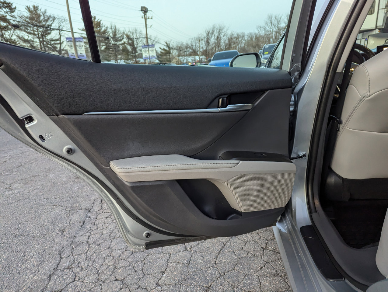 Used 2023 Toyota Camry XLE w/ Cold Weather Package AWD/4WD image 35