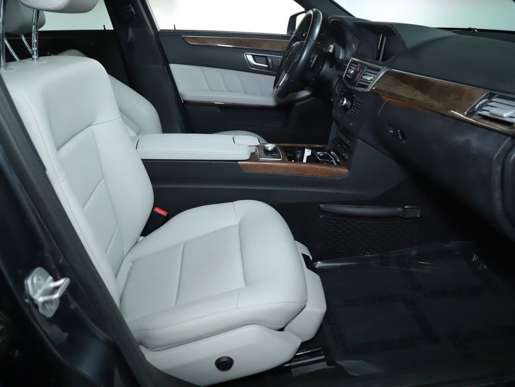 Used 2013 Mercedes-Benz E 350 4MATIC Sedan image 34