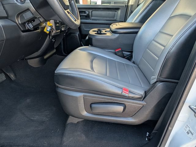 Used 2022 RAM 1500 Tradesman w/ Chrome Appearance Group RWD image 13