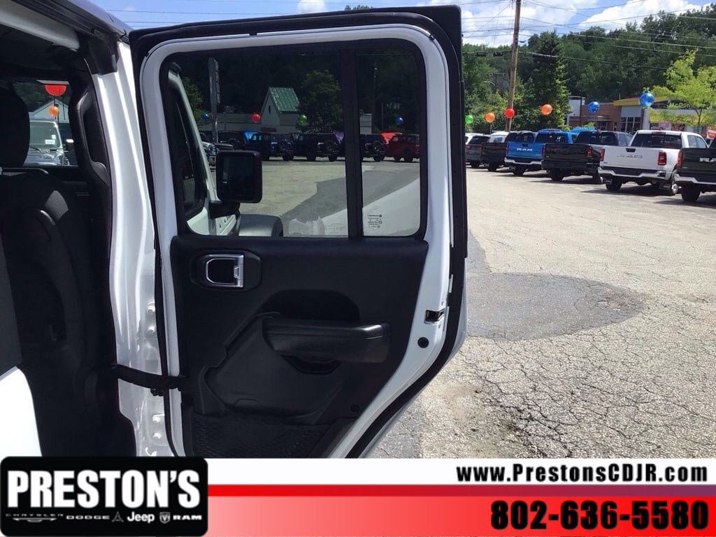 Used 2024 Jeep Wrangler Unlimited Rubicon 4xe AWD/4WD image 31