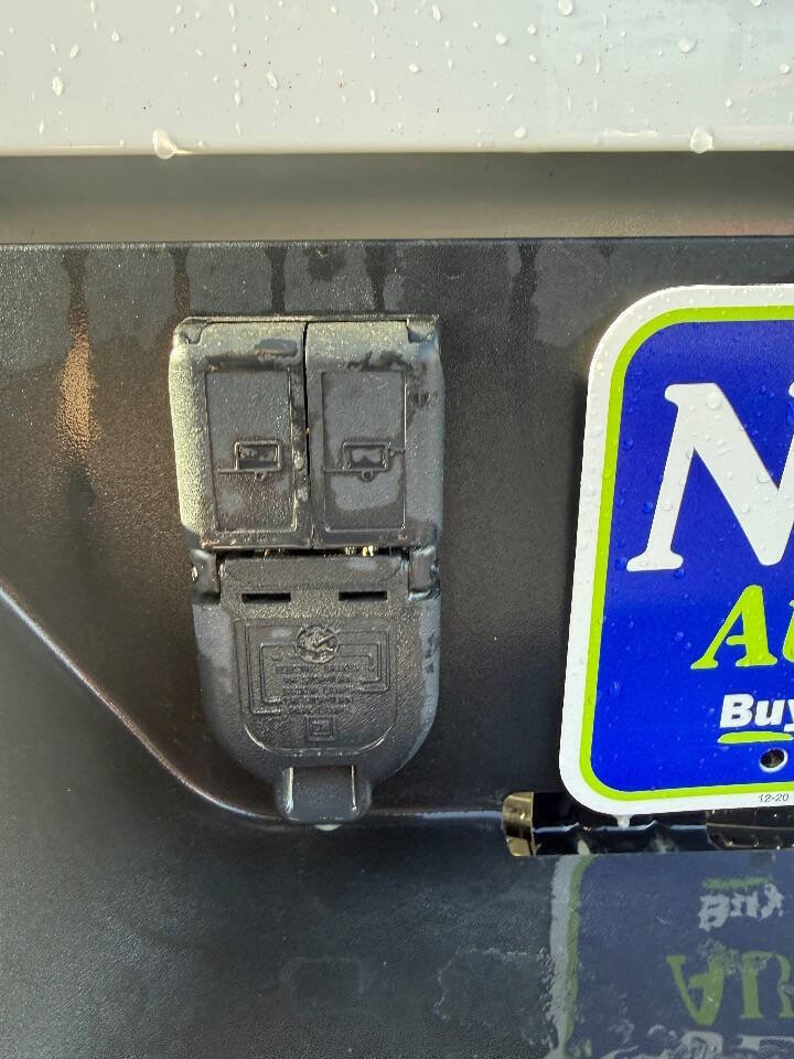 Used 2023 Chevrolet Silverado 1500 LTZ w/ LTZ Convenience Package II AWD/4WD image 14