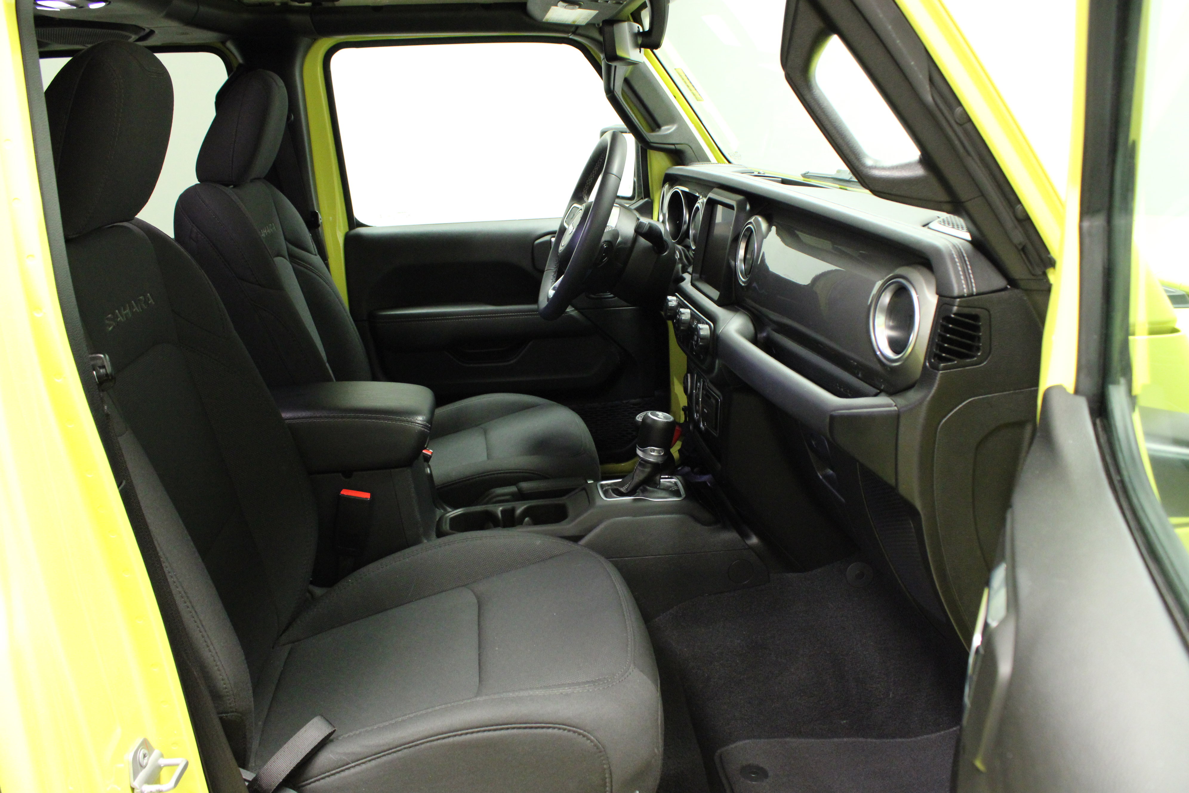 Used 2023 Jeep Wrangler Unlimited Sahara AWD/4WD image 14