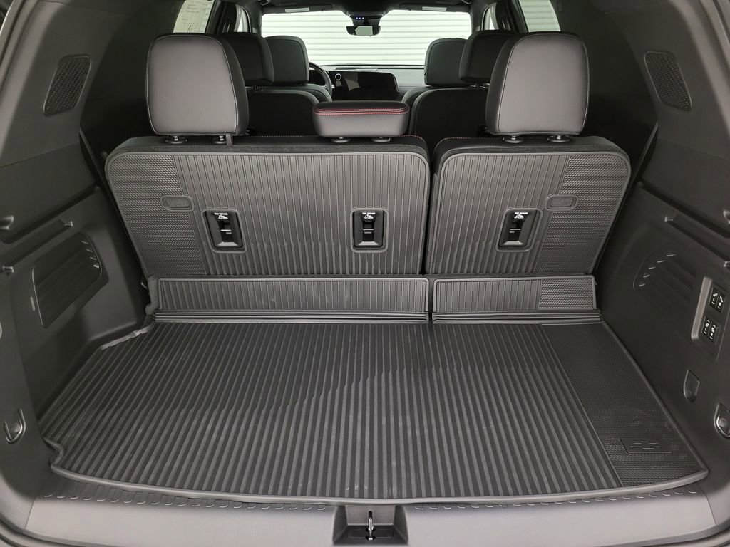 New 2026 Chevrolet Traverse RS w/ LPO, Floor Liner Package image 33