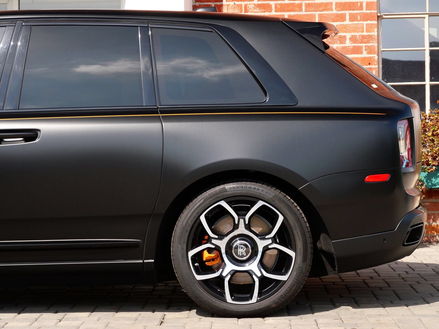 Certified 2023 Rolls-Royce Cullinan Black Badge w/ Dark Exterior Package AWD/4WD image 23