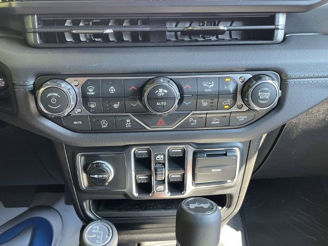 New 2027 Jeep Wrangler Unlimited Sahara AWD/4WD image 31
