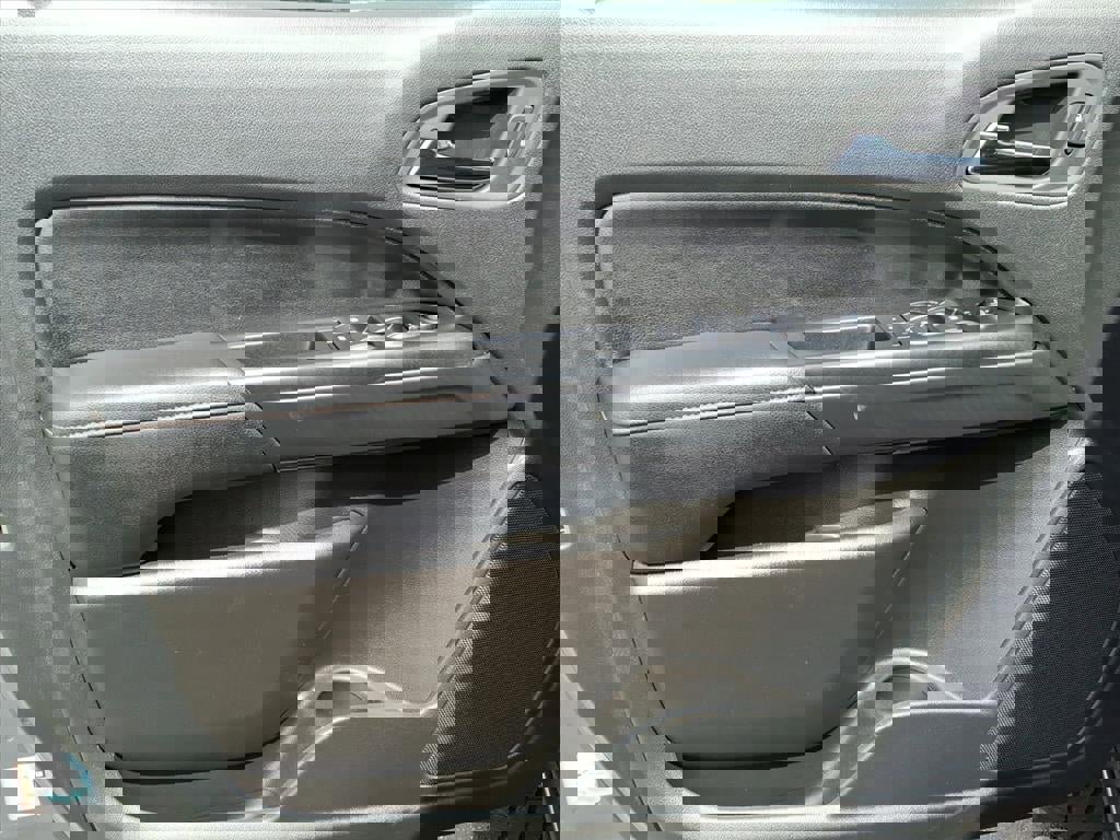 Used 2022 GMC Canyon AT4 image 11