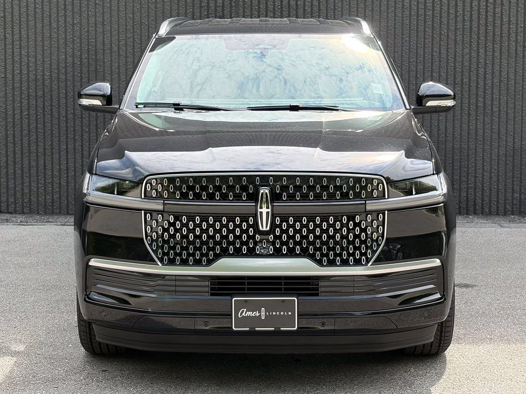 New 2027 Lincoln Navigator Premiere AWD/4WD image 3