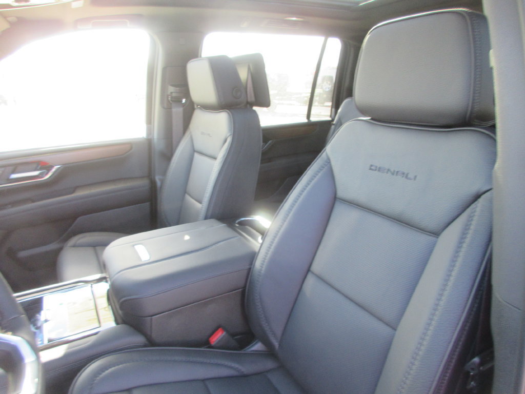 New 2027 GMC Yukon XL Denali w/ Denali Reserve Package AWD/4WD image 11