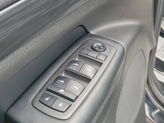 Used 2021 Jeep Grand Cherokee Laredo w/ Security & Convenience Group AWD/4WD image 20