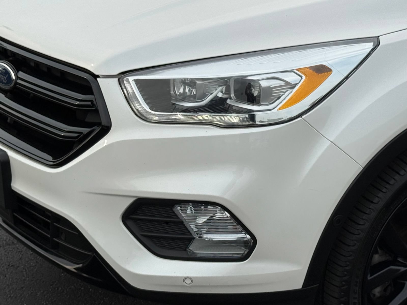 Used 2018 Ford Escape Titanium w/ Ford Safe & Smart Package AWD/4WD image 10