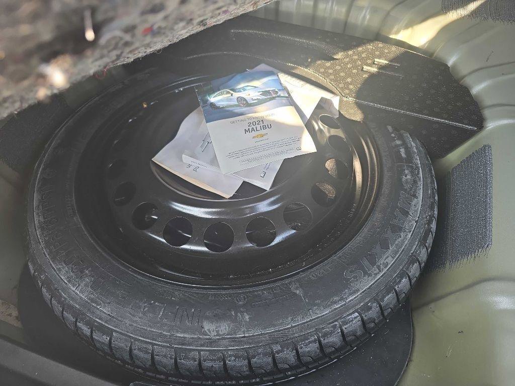 Used 2021 Chevrolet Malibu LS image 30