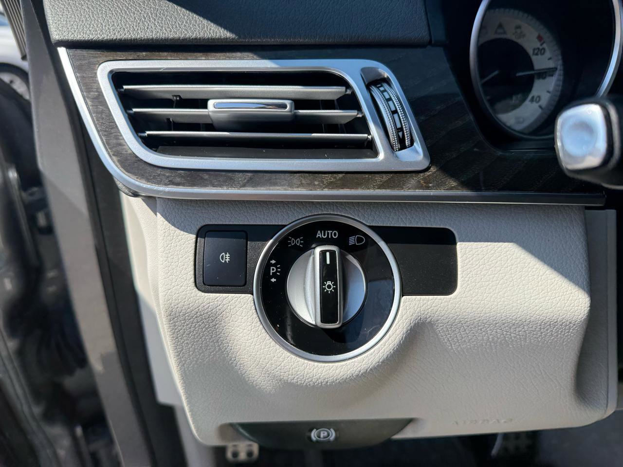 Used 2014 Mercedes-Benz E 350 E350 Sedan image 23