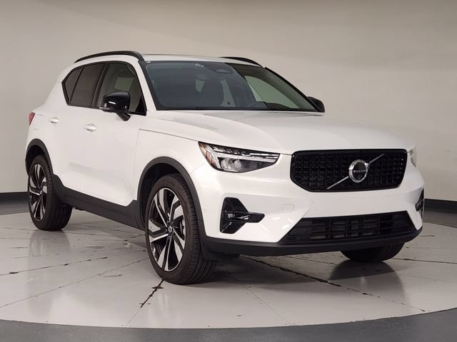 Certified 2025 Volvo XC60 B5 Core AWD/4WD image 7