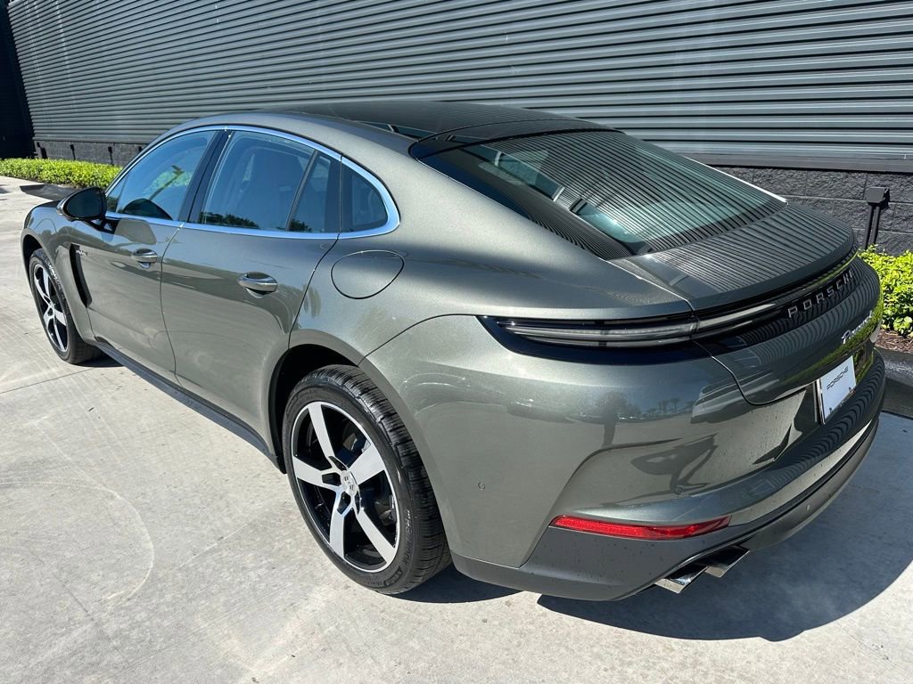 Used 2026 Porsche Panamera 4 image 3