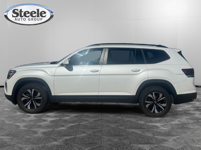 New 2026 Volkswagen Atlas SE FWD image 2