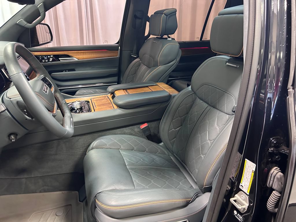 Used 2024 Jeep Grand Wagoneer Series III AWD/4WD image 8
