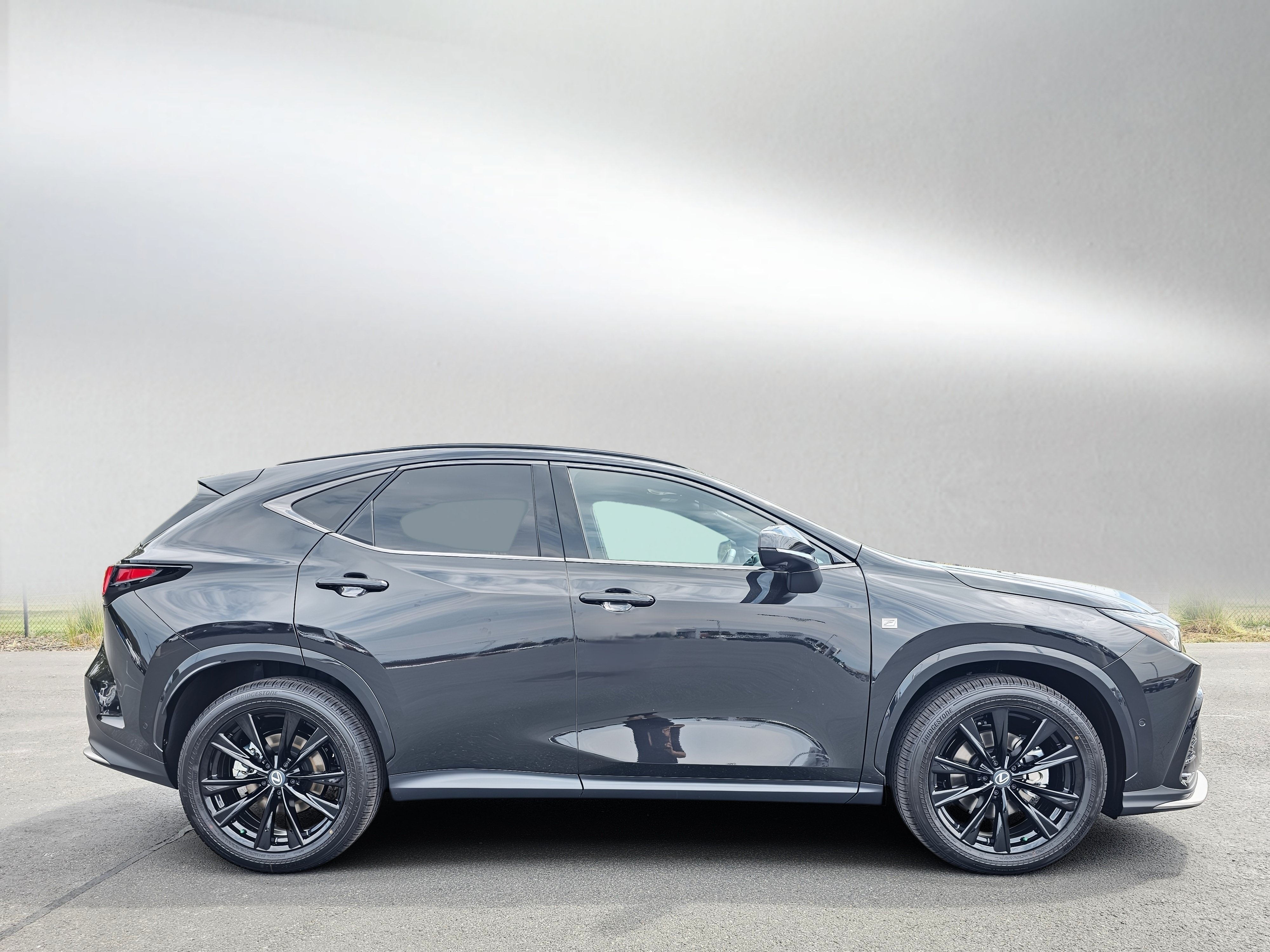 Used 2026 Lexus NX 350h F Sport AWD/4WD image 5