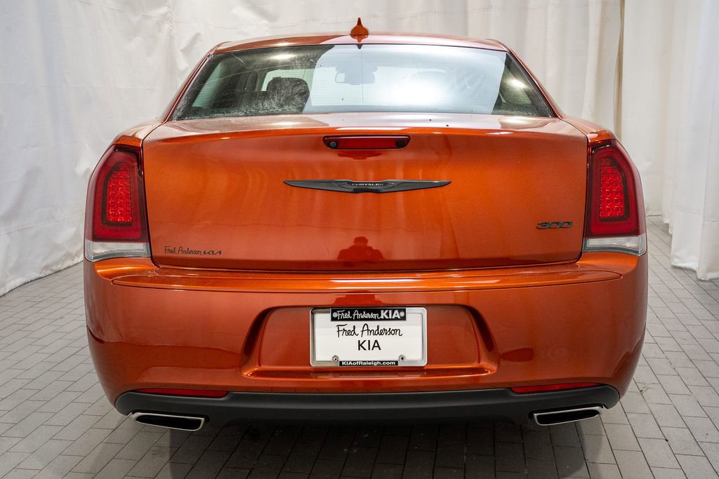 Used 2021 Chrysler 300 Touring w/ Sport Appearance Package image 4