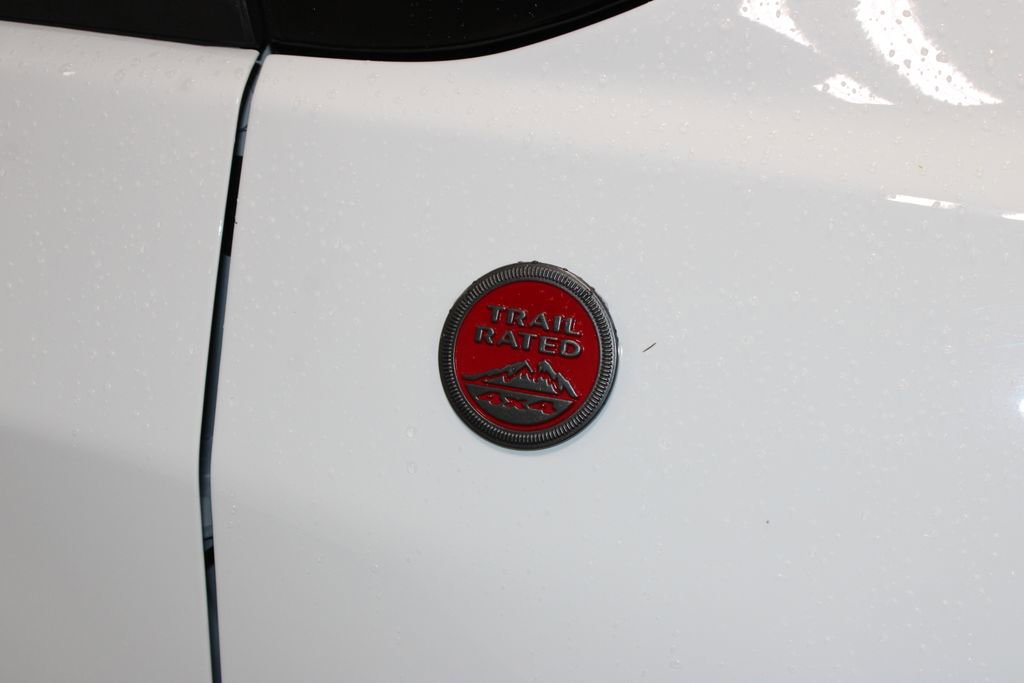 Used 2025 Jeep Compass Trailhawk image 17