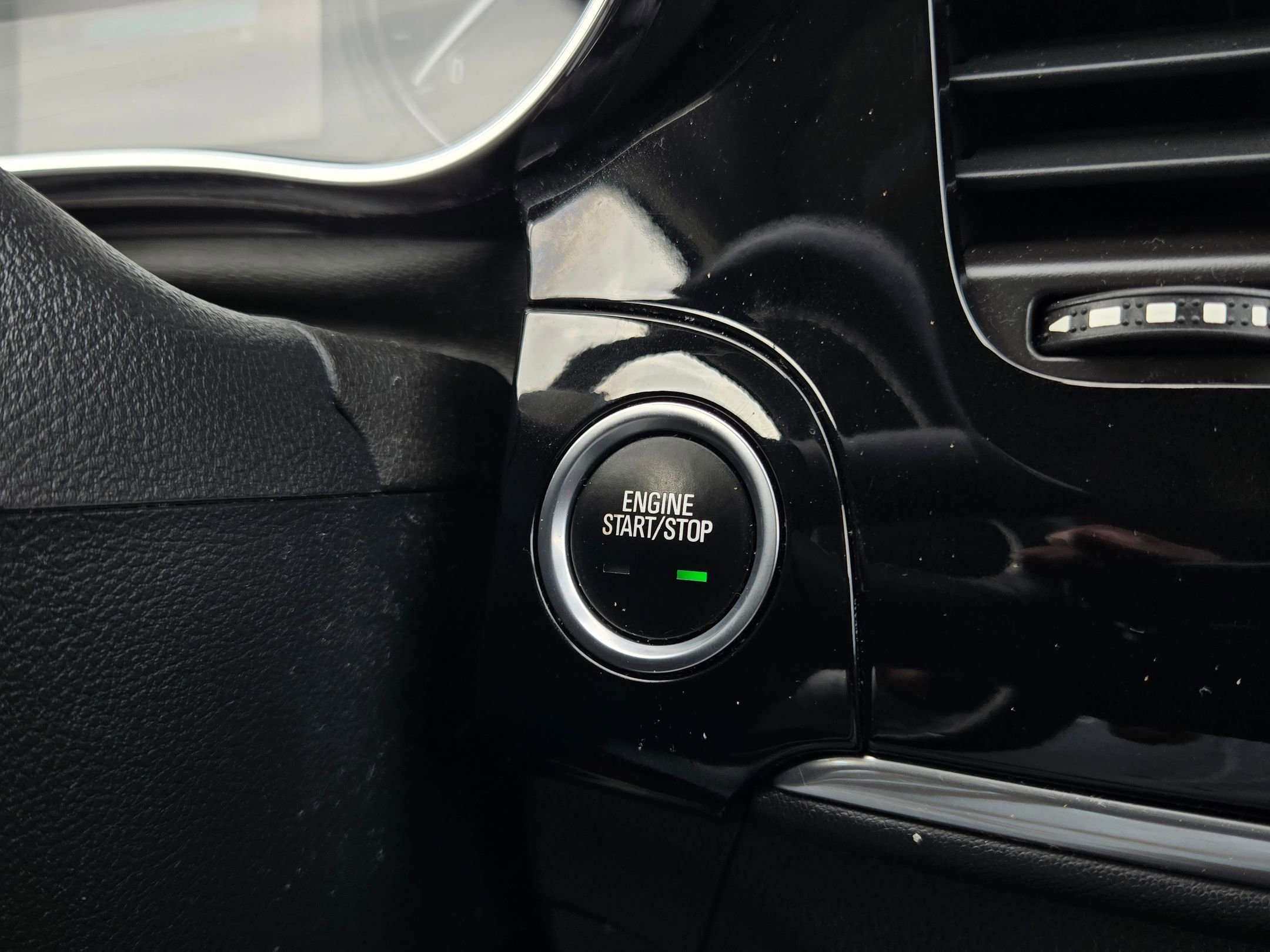 Used 2018 Buick Encore Preferred image 27