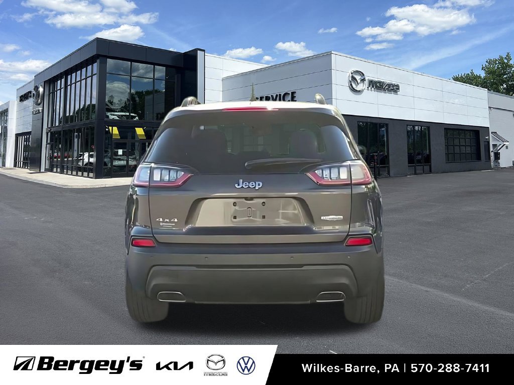 Used 2022 Jeep Cherokee Latitude Lux w/ Sun & Sound Group AWD/4WD image 9