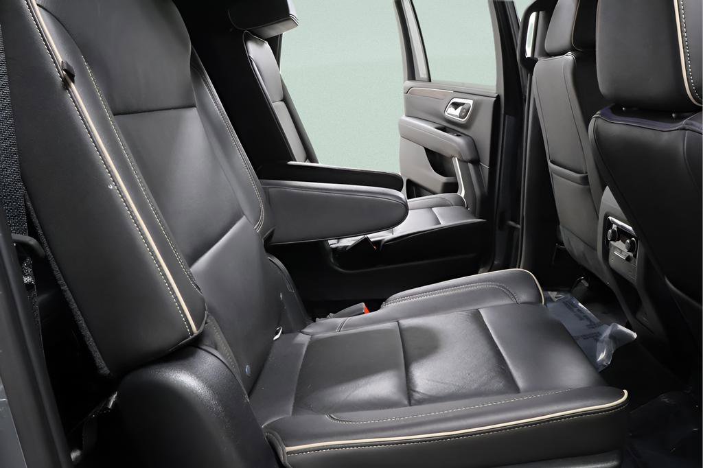 Used 2021 Chevrolet Suburban Premier AWD/4WD image 28