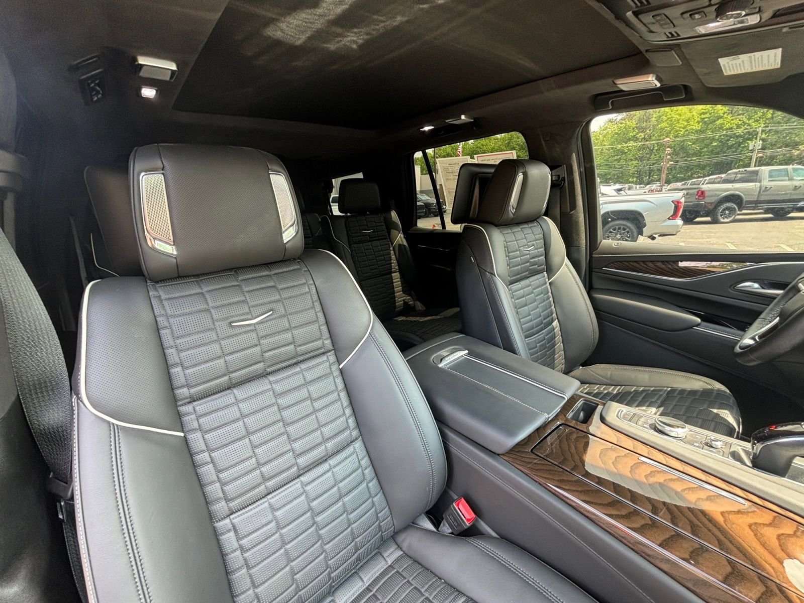 Used 2024 Cadillac Escalade Sport Platinum AWD/4WD image 16
