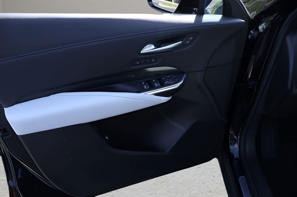 Certified 2024 Cadillac XT4 Sport image 9