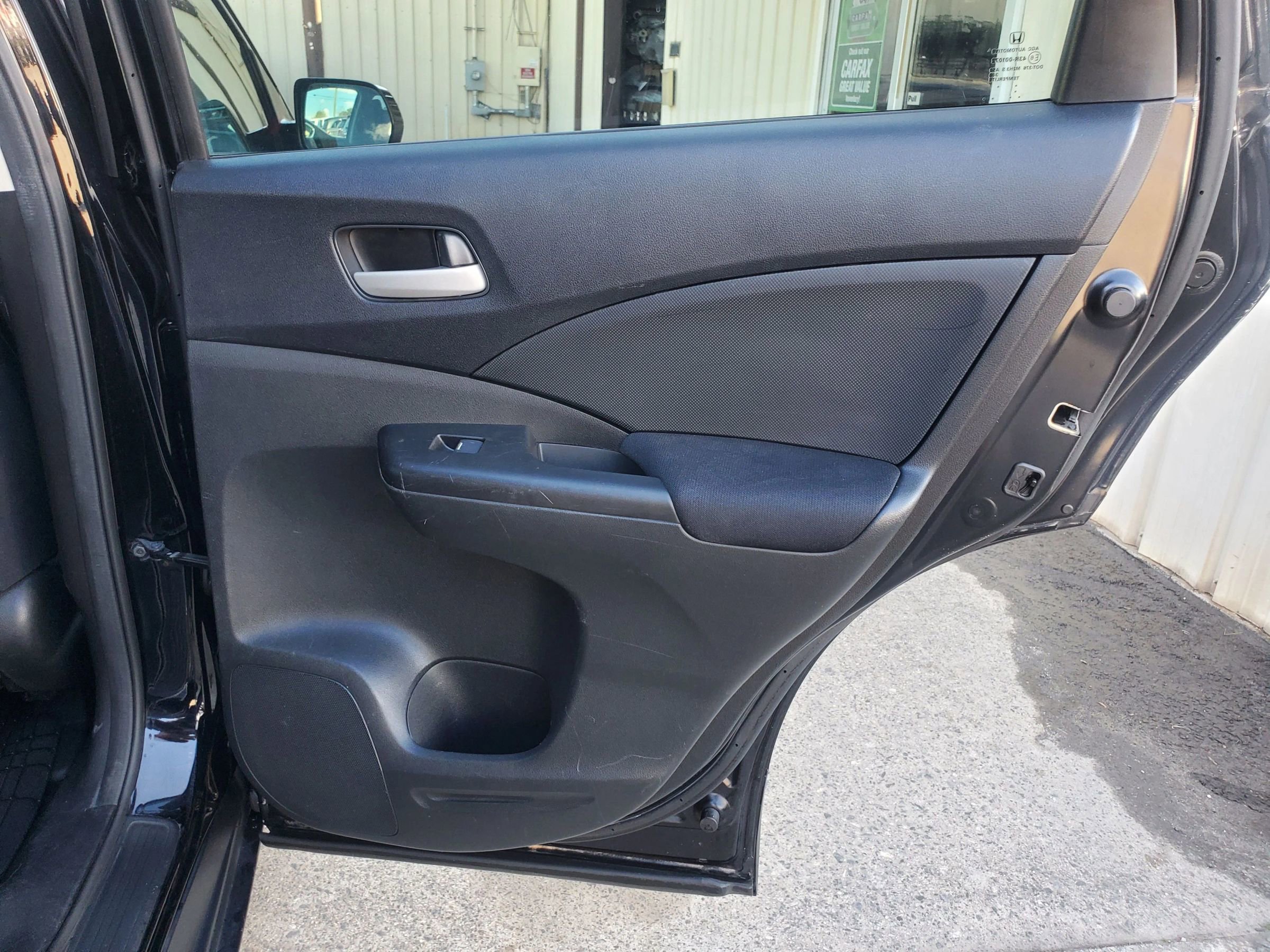 Used 2015 Honda CR-V LX image 18