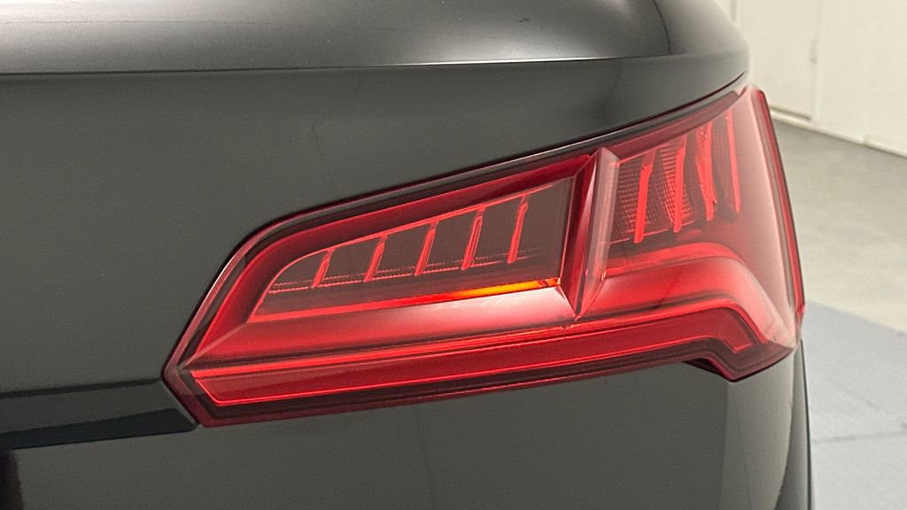 Used 2018 Audi Q5 2.0T Premium Plus w/ Premium Plus Package image 24