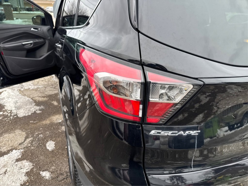 Used 2017 Ford Escape SE w/ SE Cold Weather Package image 23