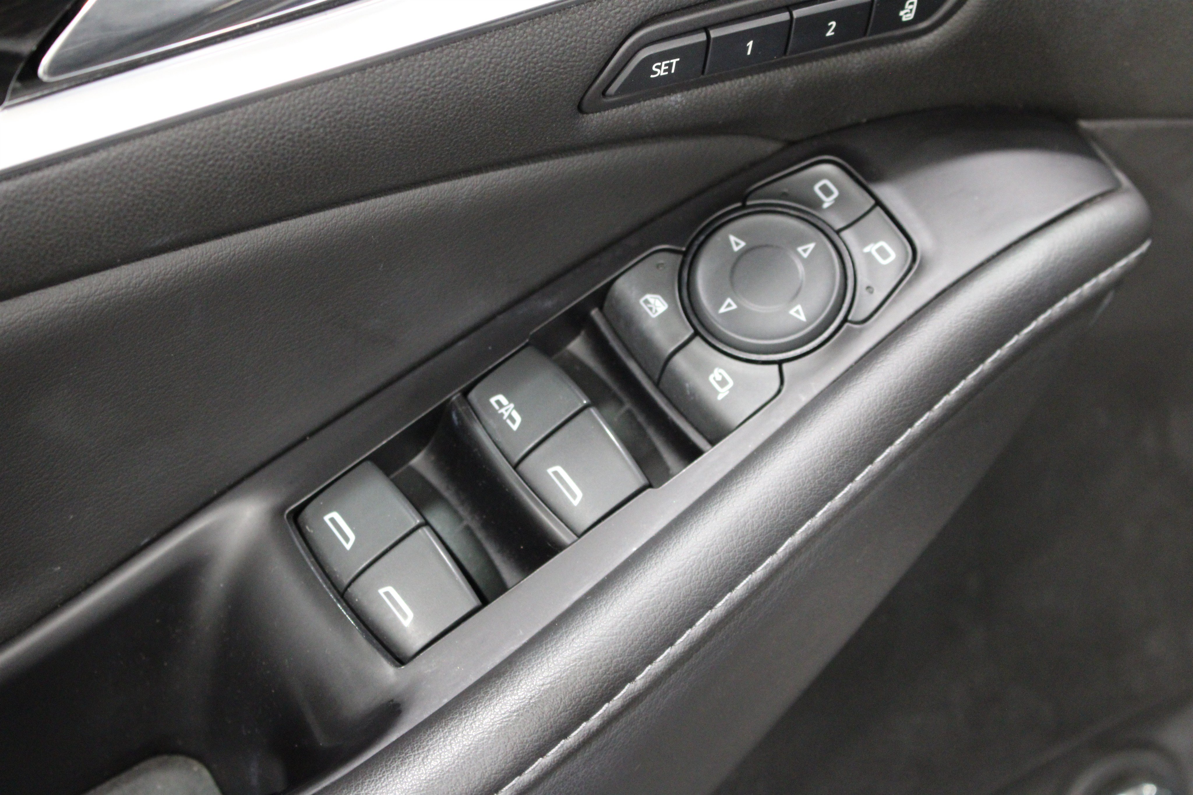 Used 2019 Buick Enclave Avenir w/ Avenir Technology Package FWD image 7