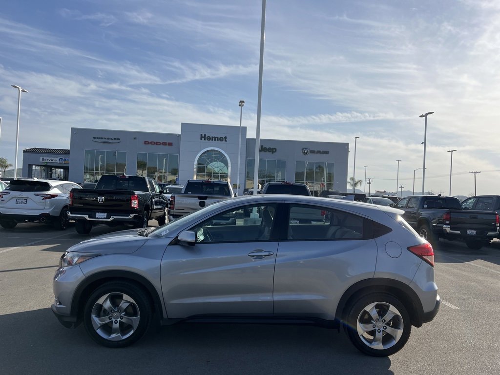 Used 2017 Honda HR-V LX image 5