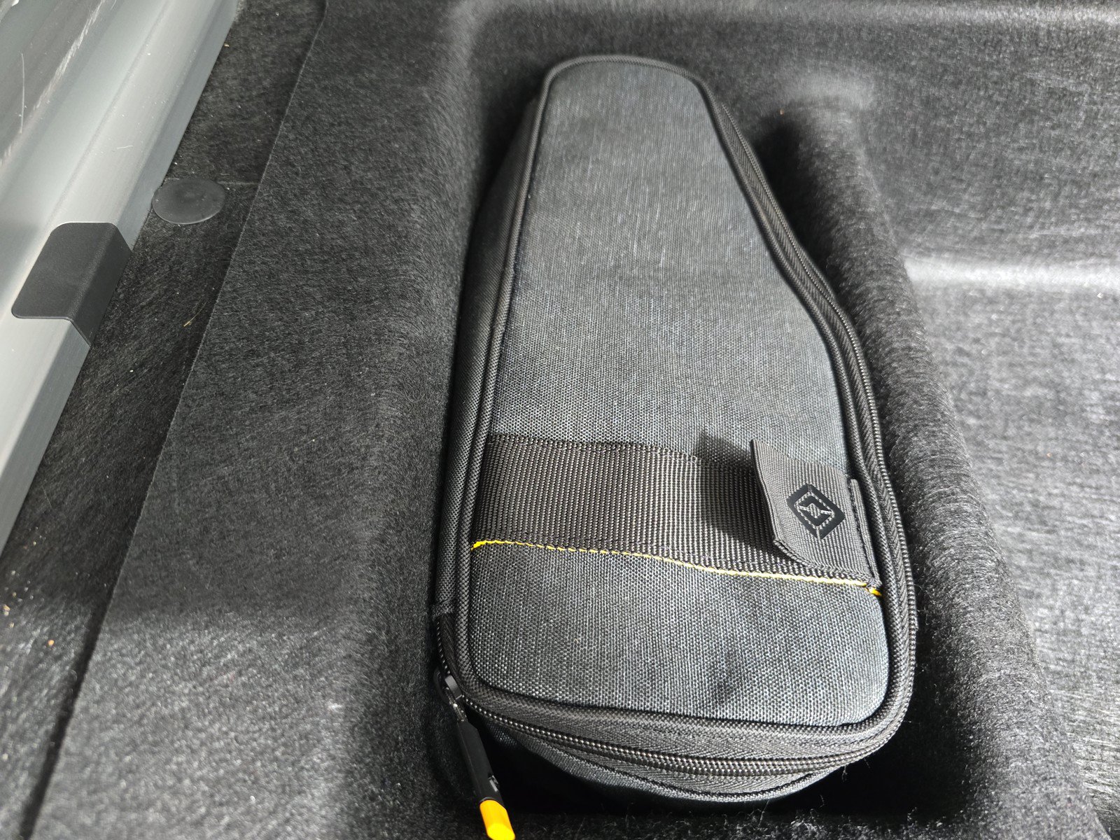 Used 2023 Rivian R1S Adventure AWD/4WD image 34