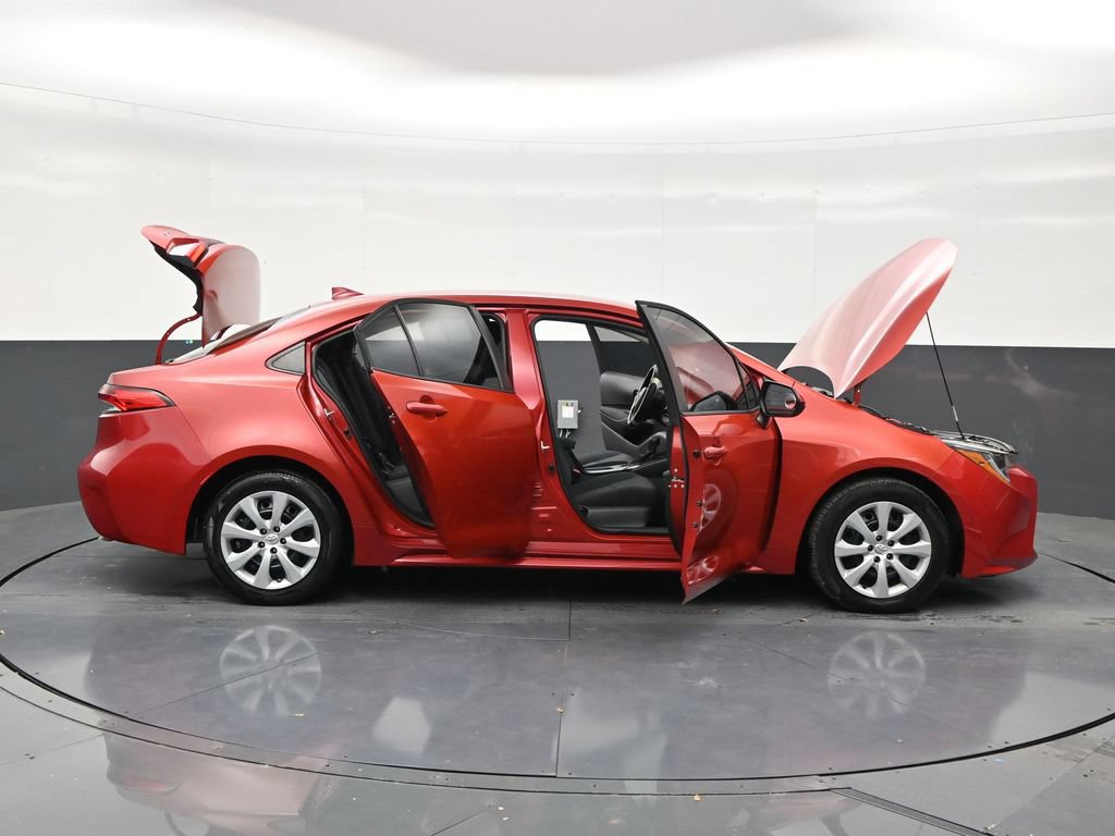 Used 2021 Toyota Corolla LE FWD image 29