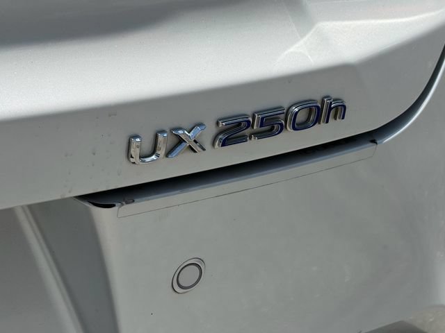 Used 2021 Lexus UX 250h w/ Accessory Package (Z2) AWD/4WD image 9