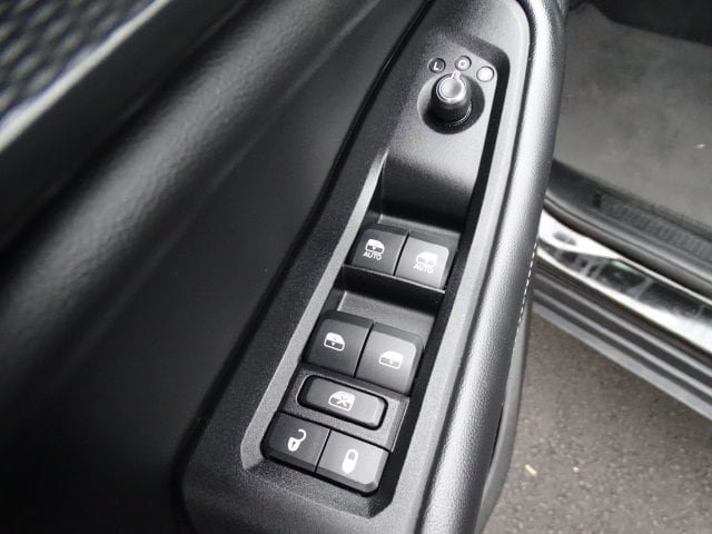 Certified 2023 Jeep Grand Cherokee L Altitude AWD/4WD image 11