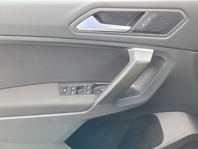 Used 2021 Volkswagen Tiguan S FWD image 27